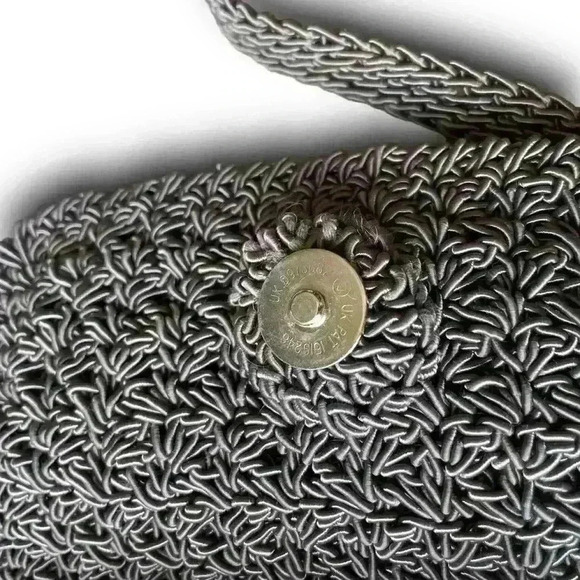 Vtg Gap Crochet Knitted Crossbody Mini Purse Tote Snap Closure Flap Woven Grey - Picture 8 of 11